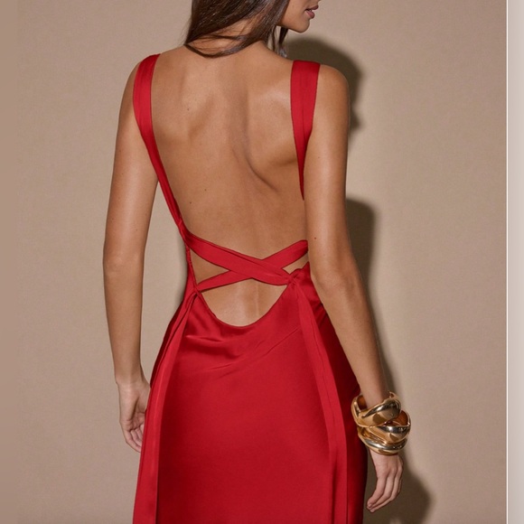 Sexy Minimalist Deep V-Neck Sleeveless Backless Tie Dress Red - Picture 2 of 8